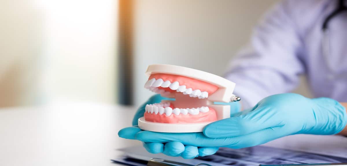Implant Supported Dentures vs Traditional Dentures